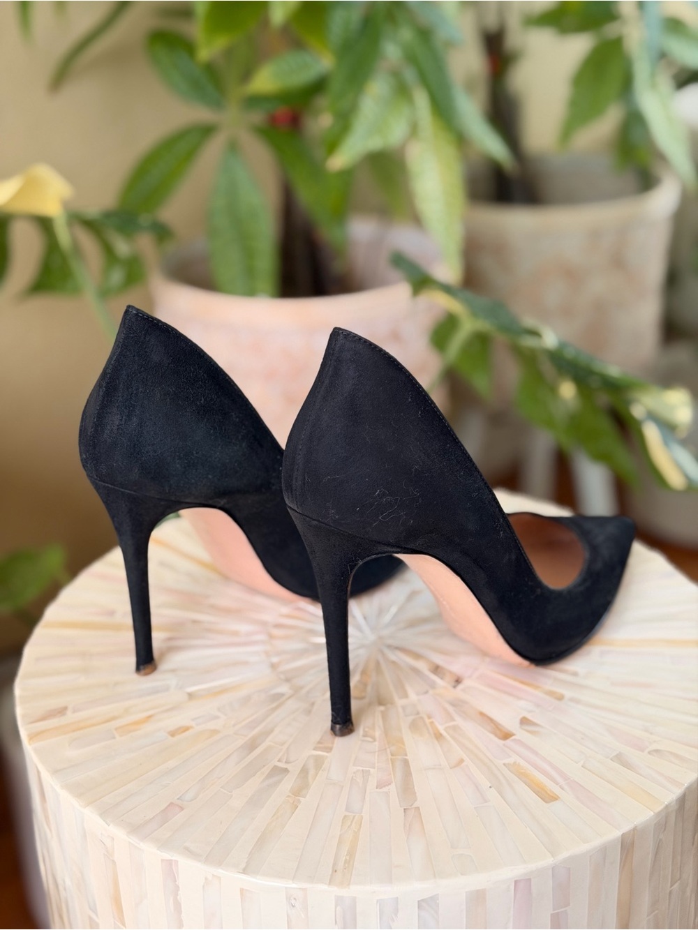 ** NEVER WORN ** Gianvito Rossi Black Pointed-Toe Suede Pumps 38 / 8 - Picture 2 of 3